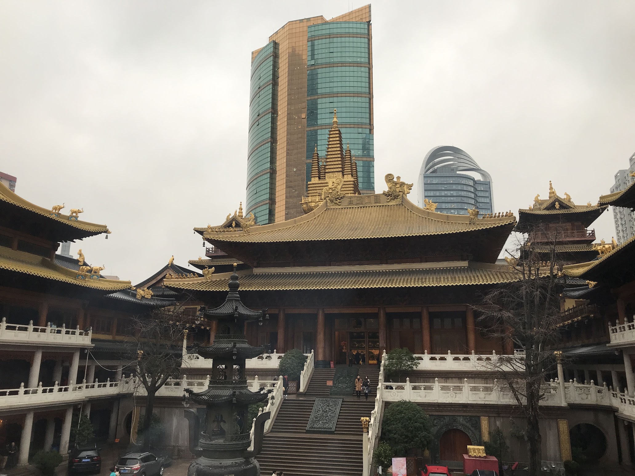 Jing'an temple in downtown Shanghai
